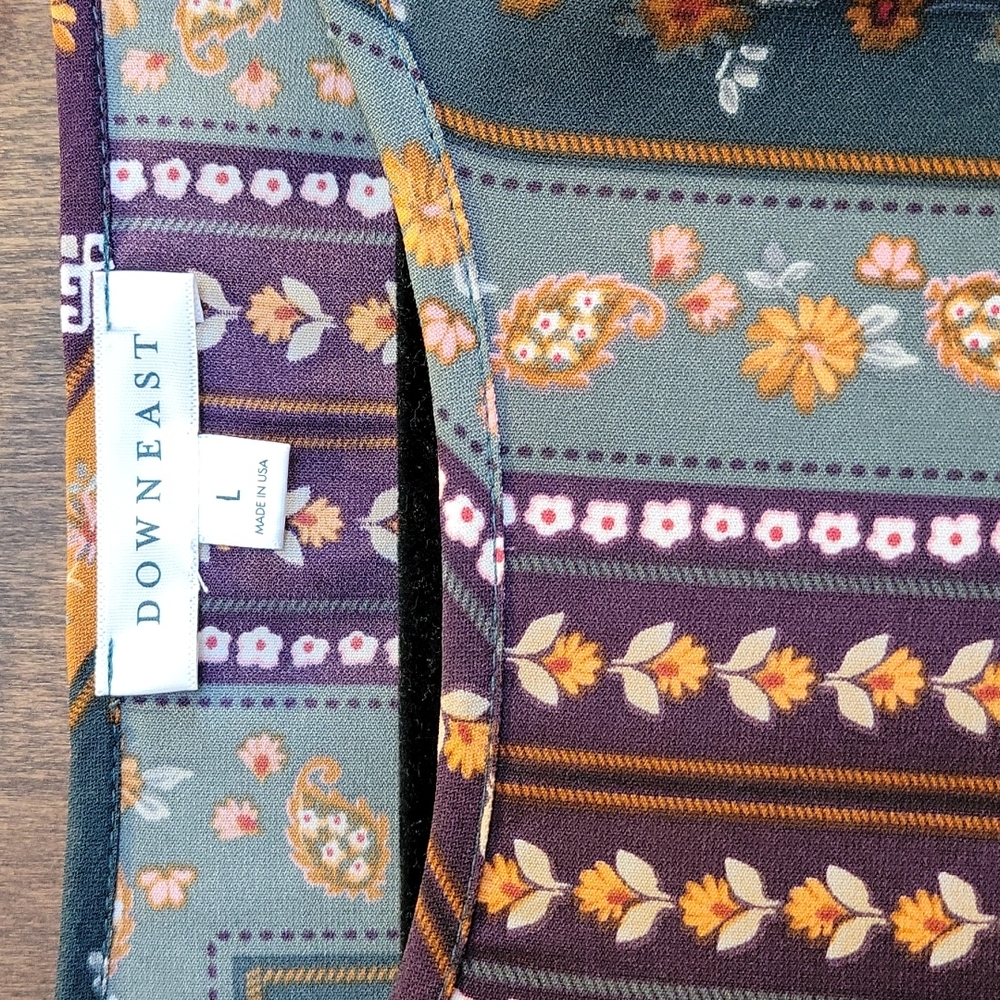 Patterned Blouse - Picture 2 of 3